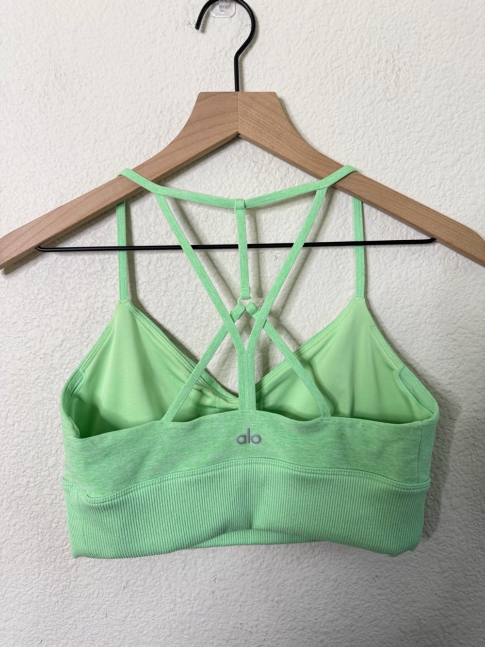 Alo Yoga Alosoft Lavish Bra - Ultramint Heather Green Women’s Size M - Picture 4 of 6